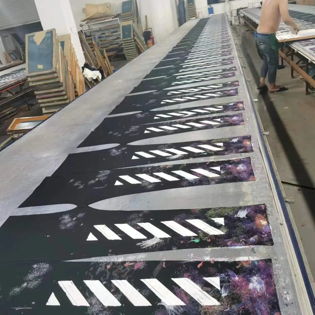 OFFWHITE starry sky sweatpants are made from factory materials. The normal delivery cycle for 2 bed cloths is 20 days. There are not many domestic factories that can make them. If you don’t believe me, buy one and go back and take a look. Don’t be afraid to imitate, because you can’t surpass!
